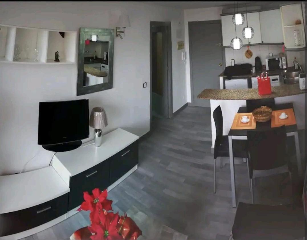 Bonito Apartamento Cerca De La Playa Salou Luaran gambar