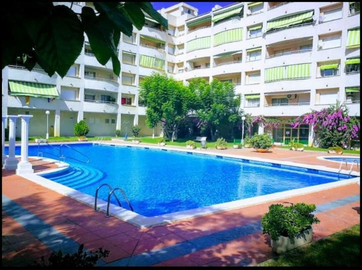 Bonito Apartamento Cerca De La Playa Salou Luaran gambar
